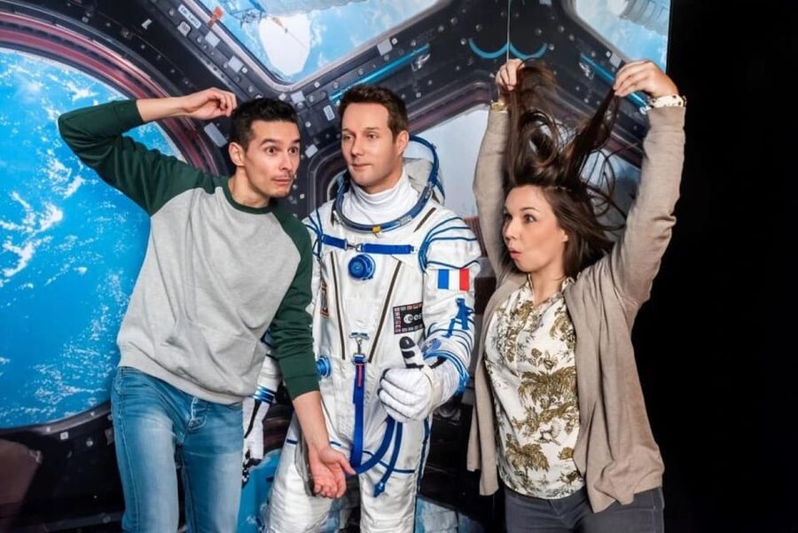 Paris: Grévin Wax Museum Entry Ticket with Audio Guide App - Using the digital audio guide app