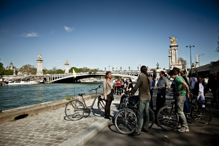 Paris: Guided bike tour - Greatest monuments of the capital - Place de la Concorde and the Tuileries Gardens