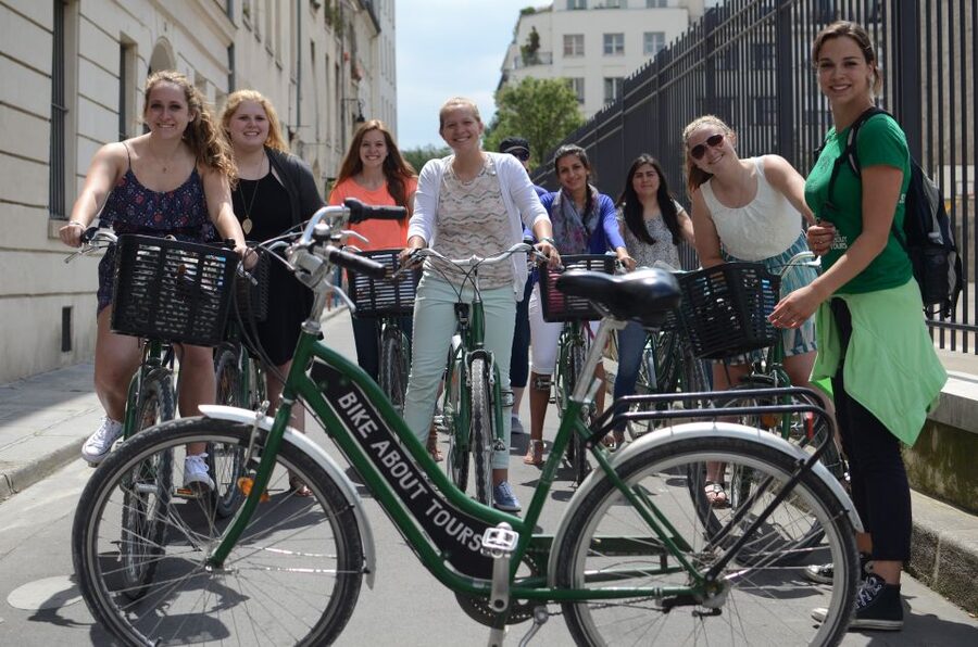 Paris: Guided Bike Tour Like a Local - Why a bike is a smart way to see Paris