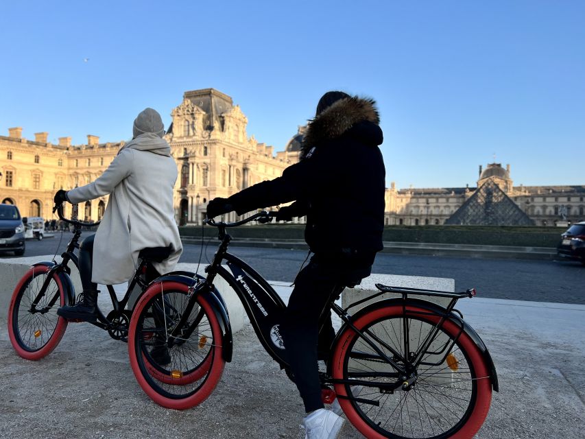 Paris: Guided City Highlights Bike Tour - Key points at a glance