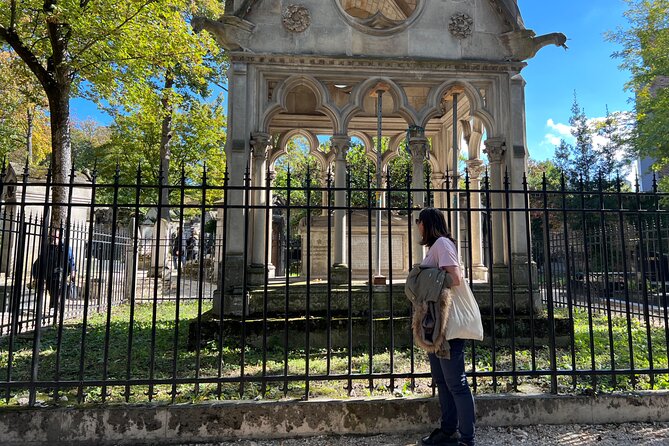 Paris: Haunted Père Lachaise Cemetery Guided Tour - Following the famous names through the cemetery