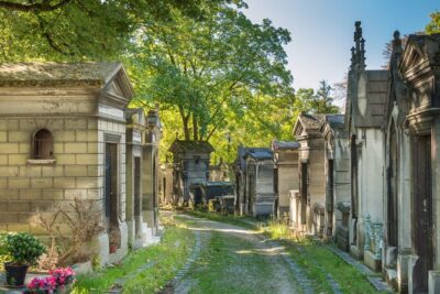 Haunted Père Lachaise Cemetery Guided Tour