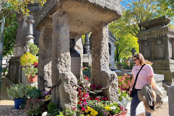 Paris: Haunted Père Lachaise Cemetery Guided Tour - The stories behind the ghosts