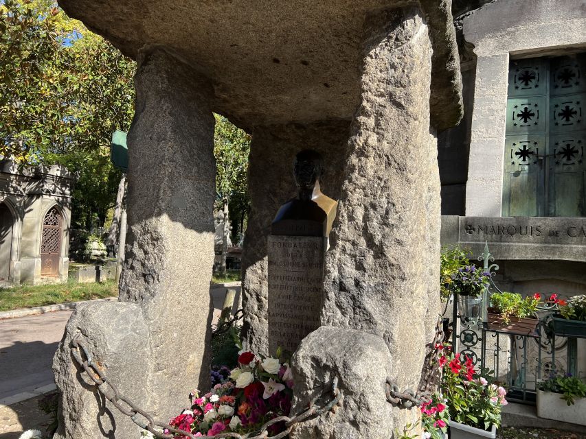 Paris: Haunted Père Lachaise Cemetery Guided Tour - Who should book this walk