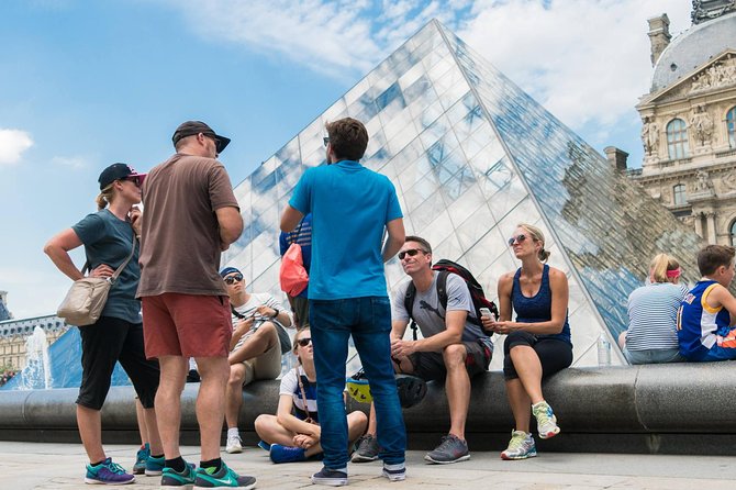 Paris Highlights Bike Tour: Eiffel Tower, Louvre and Notre-Dame - The Louvre without the long museum queue
