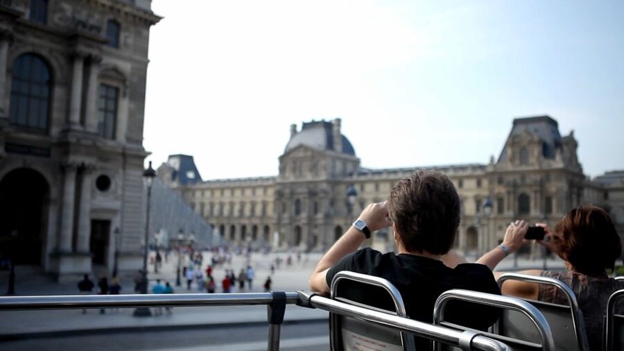 Paris: Hop-on Hop-off Bus Tour & Seine Cruise Bundle Tour - Timing, traffic, and seasonal service