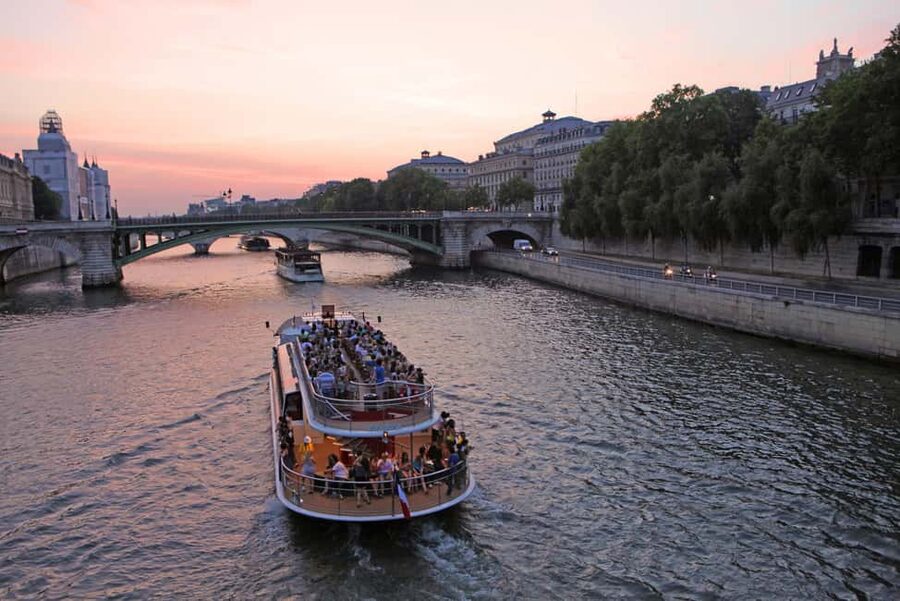 Paris: Hop-on Hop-off Bus Tour & Seine Cruise Bundle Tour - The ten-stop Blue Line, from the Opera to Invalides