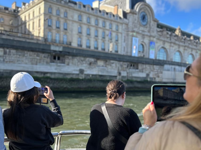 Paris: Hop-On Hop-Off Seine Cruise Pass with 9 Stops - Place de la Concorde and Invalides
