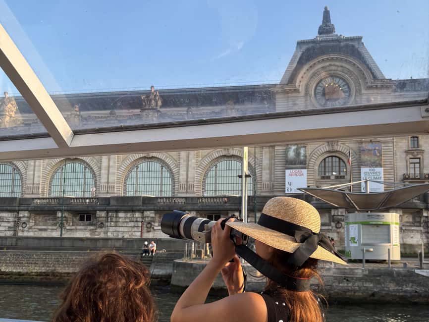 Paris: Hop-On Hop-Off Seine Cruise Pass with 9 Stops - What the boat is like on board