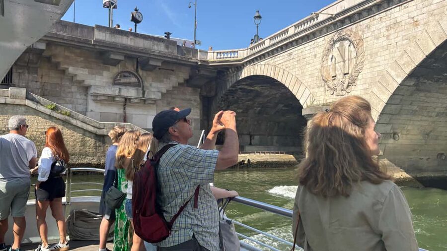 Paris: Hop-On Hop-Off Seine Cruise Pass with 9 Stops - Saint-Germain-des-Prés and literary Paris
