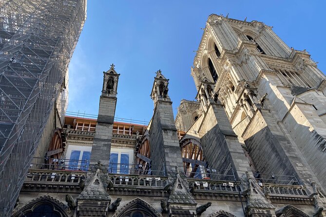 Paris: Île de la Cité and Notre-Dame Walking Tour With Crypt - Starting at Henri IV on Pont Neuf