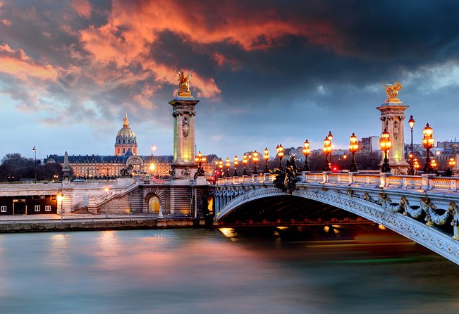 Paris Illuminations Tour with Moulin Rouge Show and Cruise Option - Show timing and the long wait before the curtain