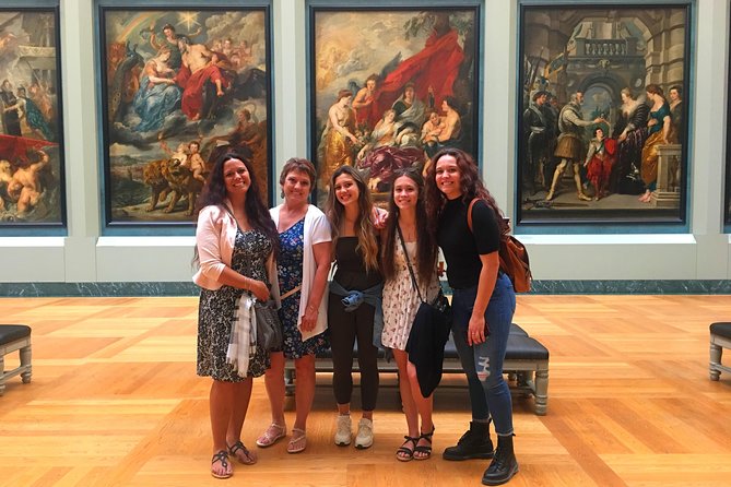 Paris Kids and Families Private Louvre Tour - Seeing the Louvre’s major works at a family pace
