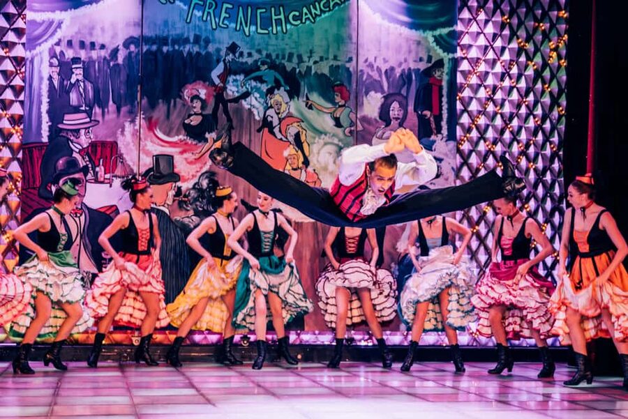 Paris: La Nouvelle Eve Cabaret Dinner Show - Key points to know before booking