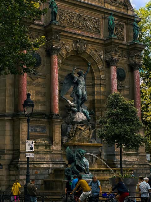 Paris: Latin Quarter Essential Highlights Walking Tour - Luxembourg Palace and the gardens