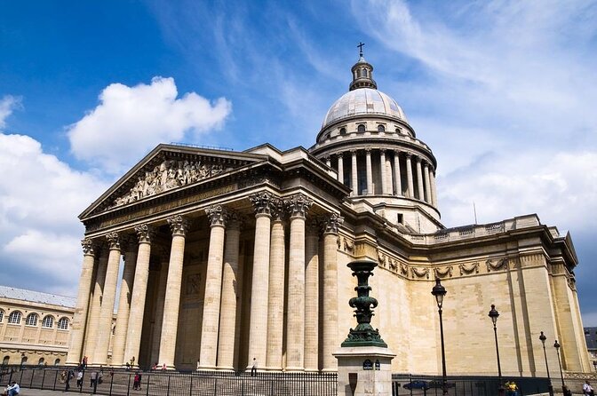 Paris Latin Quarter Pub Crawl Bars and Clubs - What $30.25 buys you