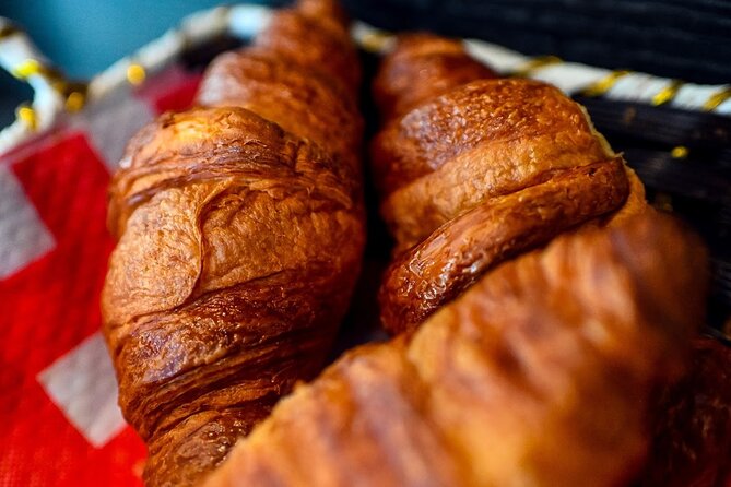 Paris Le Marais Food Tour With 10+ Tastings, Cheese, Wine & More - Falafel in the Jewish quarter