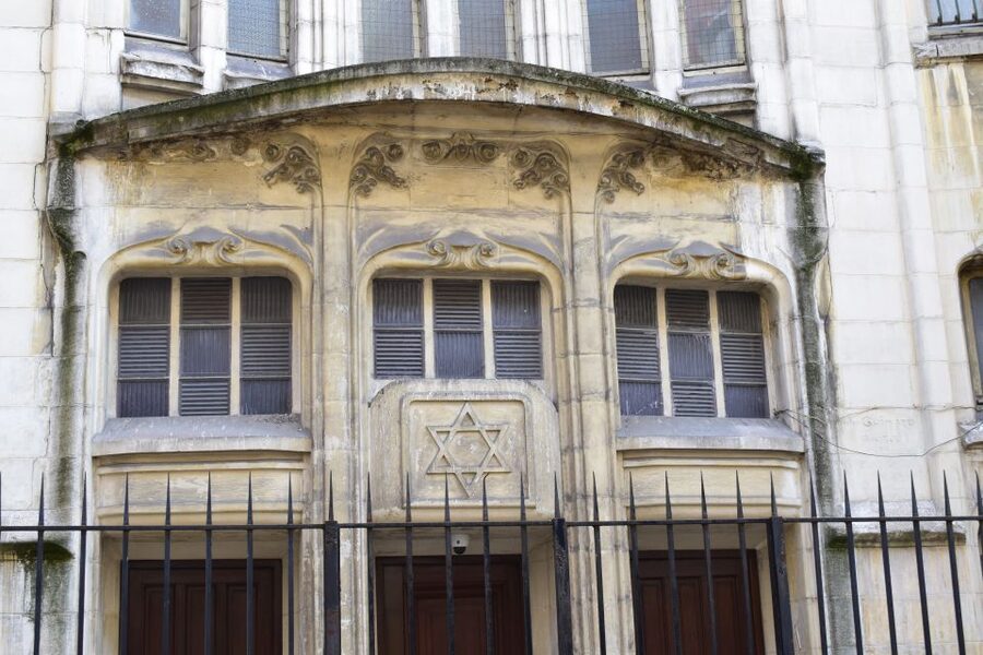 Paris: Le Marais & Montmartre Jewish History Walking Tour - Walking conditions and who should book