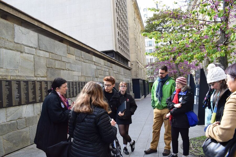 Paris: Le Marais & Montmartre Jewish History Walking Tour - Le Marais: streets shaped by Jewish Paris