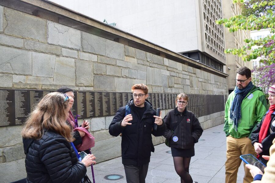 Paris: Le Marais & Montmartre Jewish History Walking Tour - Starting near BHV Marais and finding your guide
