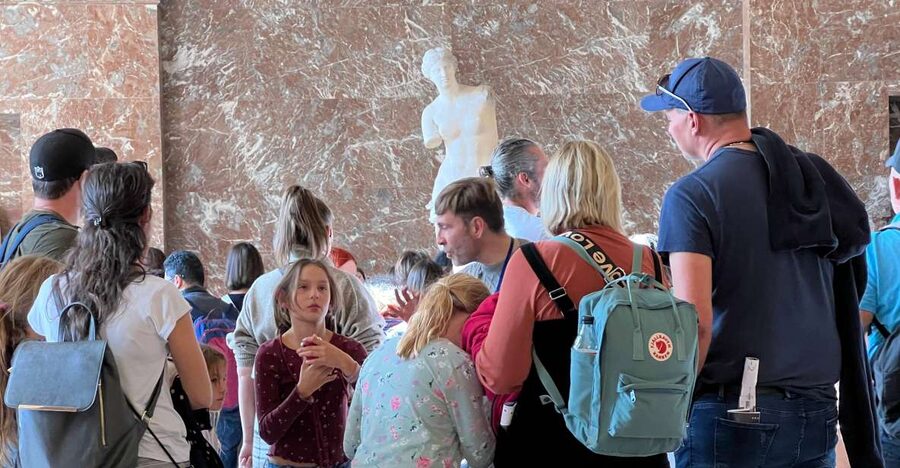 Paris Louvre: 2-Hour Private Tour for Groups or Families - Why a short Louvre tour makes sense