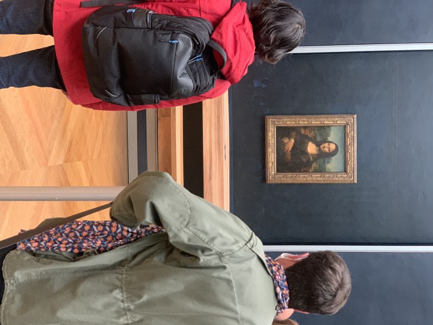 Paris Louvre: 2-Hour Private Tour for Groups or Families - The major works in a two-hour route