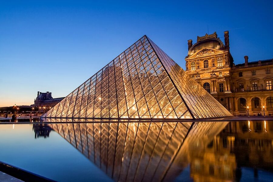 Paris: Louvre Guided Tour with Reserved Access & Boat Cruise - Price, value, and the limits of the bundle