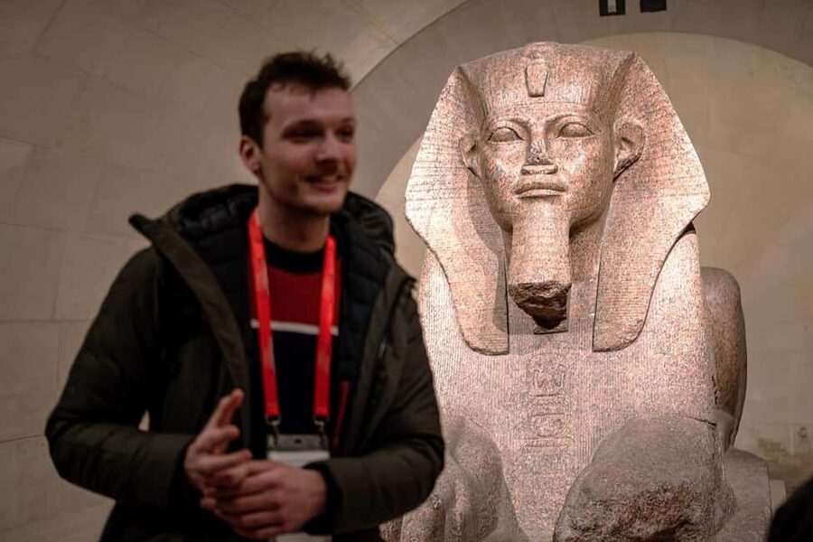 Paris: Louvre Masterpieces Tour with Pre-Reserved Tickets - Staying inside after the guide finishes