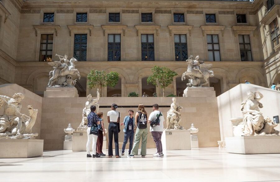Paris: Louvre Museum Highlights and Mona Lisa Tour - Meeting at the Arc du Carrousel and getting inside