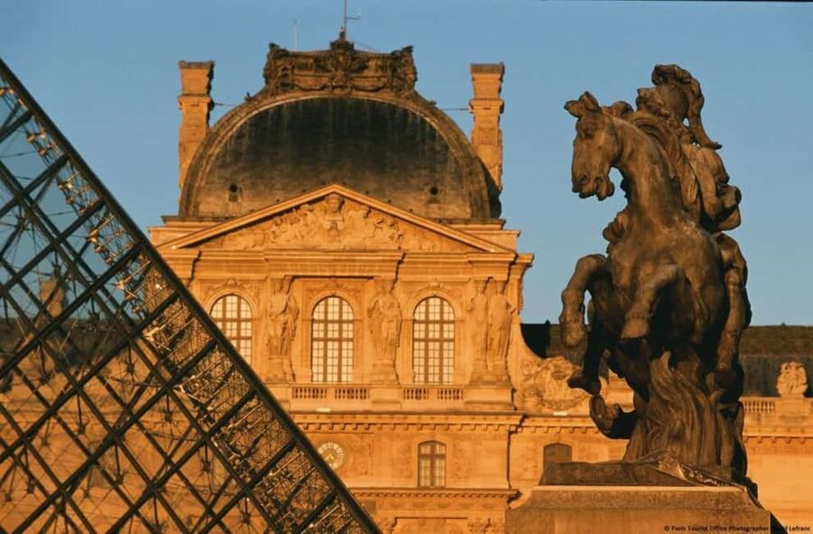 Paris: Louvre Museum Hosted Entry and Mona Lisa Audioguide - Key points to know before you book