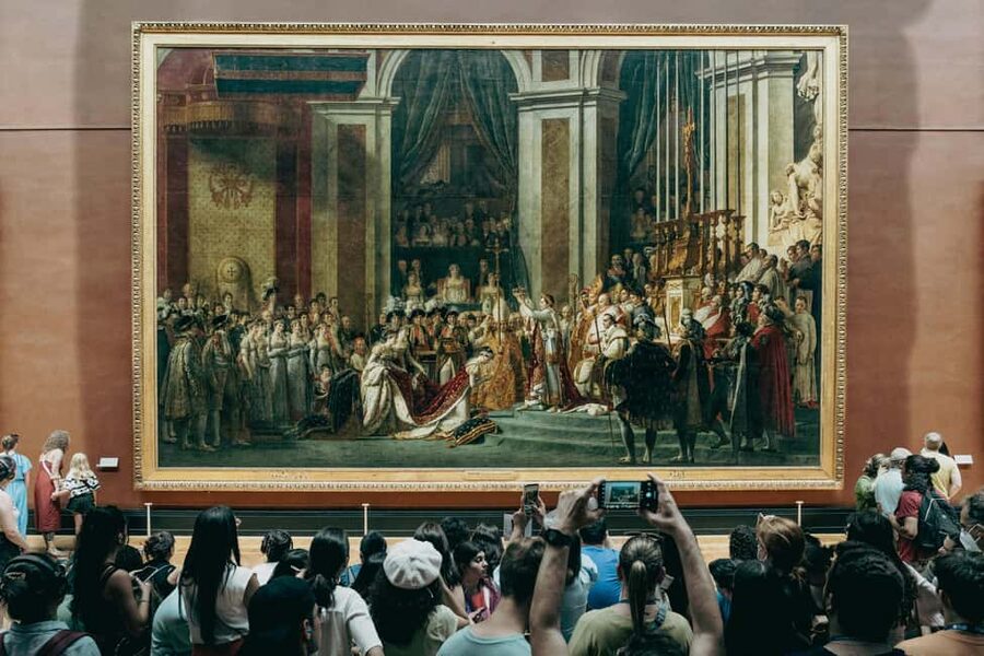 Paris: Louvre Museum Hosted Entry & Masterpieces Audio Guide - Meeting the host at 174 Rue de Rivoli
