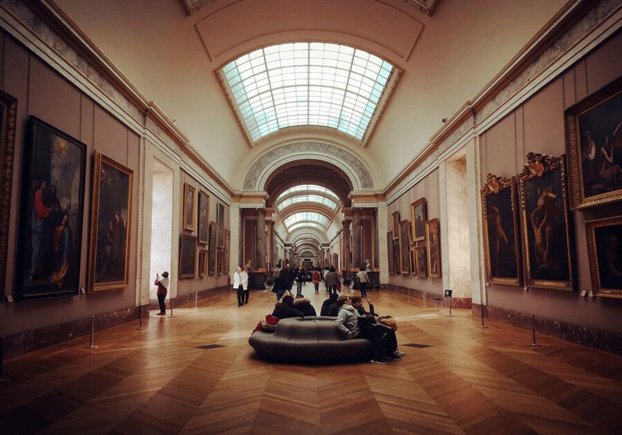 Paris: Louvre Museum Ticket & Exclusive Immersive AudioGuide - The French Touch and Liberty Leading the People
