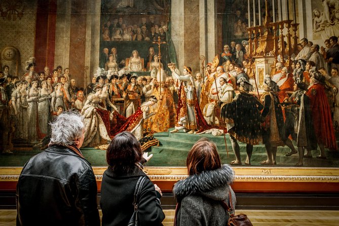 Paris Louvre PRIVATE TOUR with a Local Private Guide - Meeting at the Pyramid and getting inside