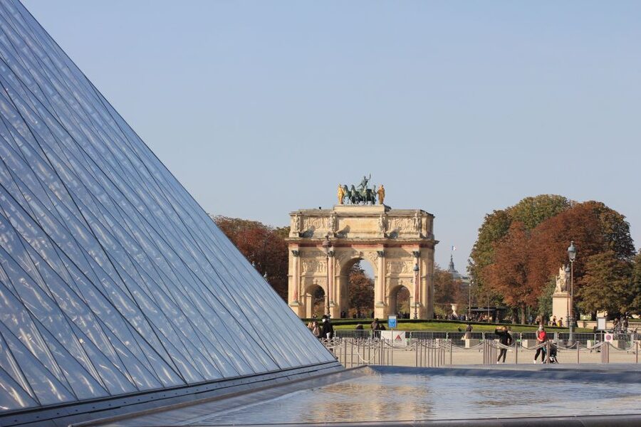 Paris: Louvre Reserved Ticket and River Cruise Combo - What this Louvre and Seine combination actually gives you