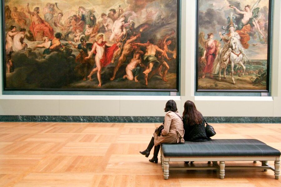 Paris: Louvre Reserved Ticket and River Cruise Combo - Seeing the Louvre without a guide