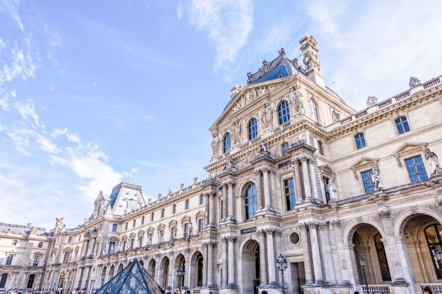 Paris: Louvre Reserved Ticket and River Cruise Combo - Planning the day without rushing