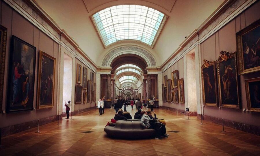 Paris: Louvre Ticket with Audioguide App and Seine Cruise - Seeing the Mona Lisa, Venus de Milo, and Winged Victory