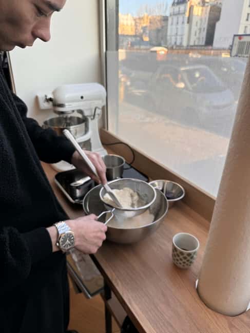 Paris: Macaron Baking Class in Central Paris - What makes the instructors effective