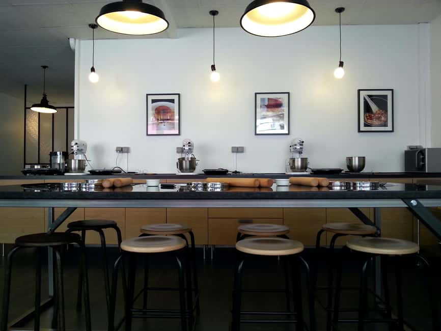 Paris: Macaron, Croissant or Pastry Class with a French Chef - Choosing the right class