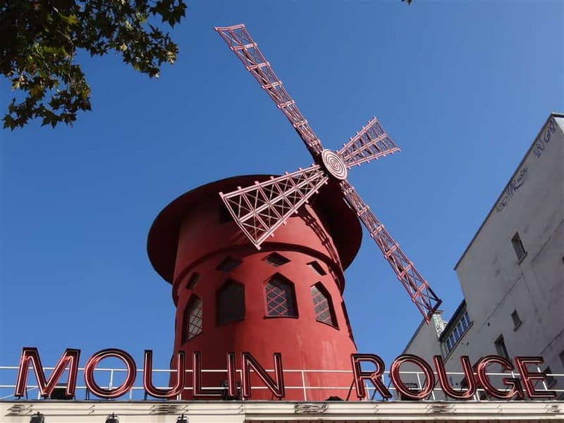 Paris Montmartre: 2-Hour City Tour in German - Key points at a glance