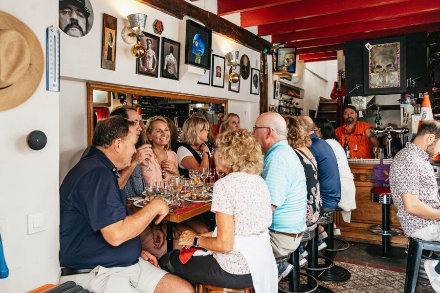 Paris: Montmartre Food and Wine Guided Tour - Starting at Le Pain Quotidien