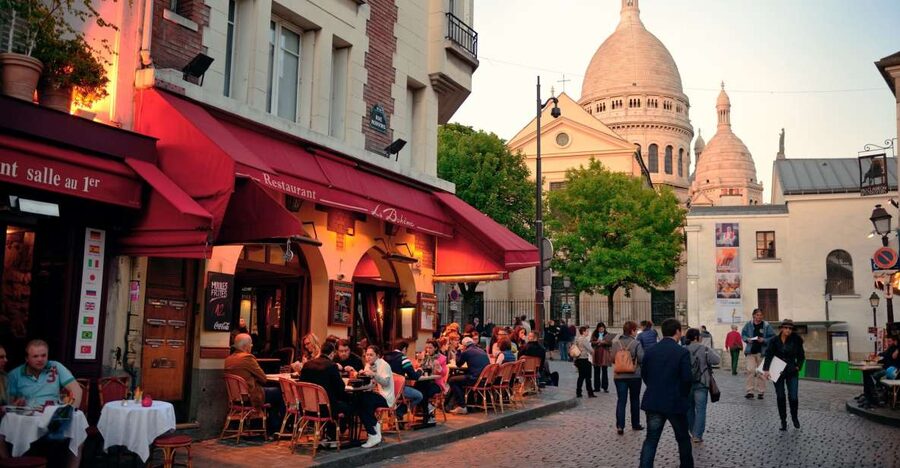 Paris: Montmartre Food Tour with Full Meal - Key points at a glance