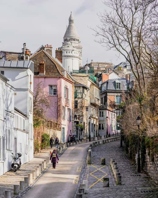 Paris: Montmartre Hidden Gems and Highlights Walking Tour - Paris’s last vineyard
