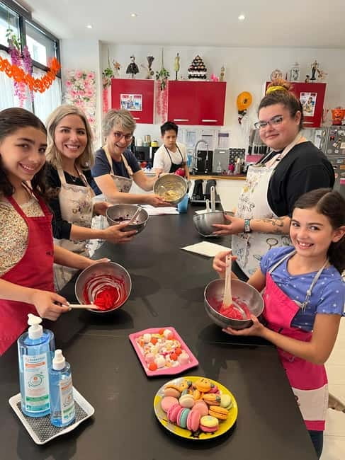 Paris: Montmartre Macaron Baking Workshop - Is the class good for families?