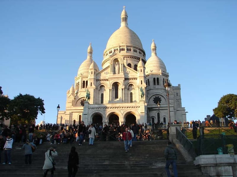 Paris: Montmartre Private Walking Tour - Key points to know before booking