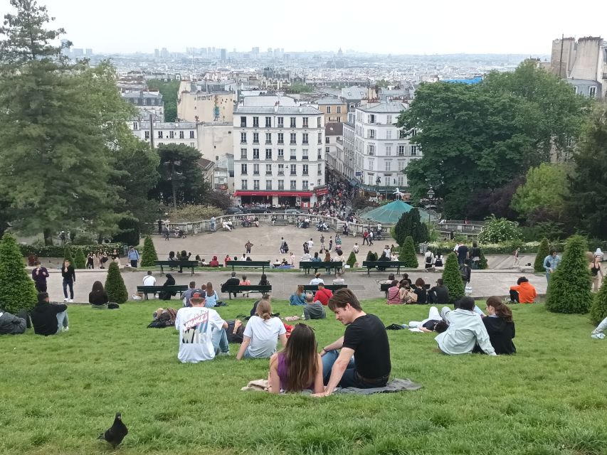 Paris: Montmartre Small Group Guided Walking Tour - Key points before you book