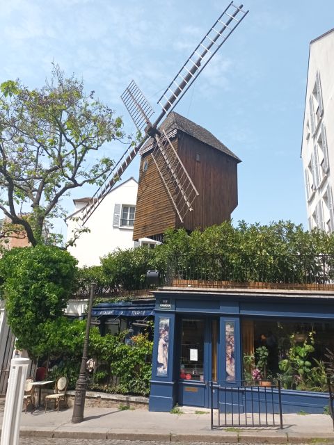 Paris: Montmartre Small Group Guided Walking Tour - Why Montmartre works best with a guide