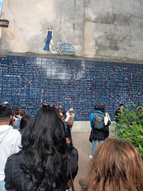 Paris: Montmartre Small Group Guided Walking Tour - What the guide can add to the walk