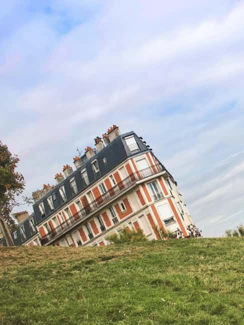 Paris: Montmartre. The old artist village+its unique charm. - Who will get the most from this walk