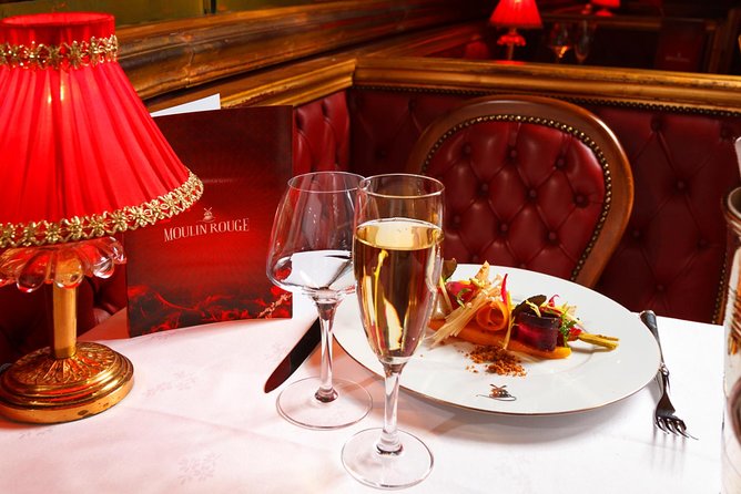 Paris Moulin Rouge Cabaret Show and Dinner - The Féerie show and its many moving parts